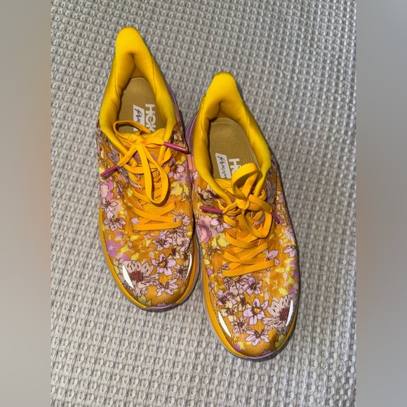 Hoka x Free People Movement Clifton 8 - Picture 4 of 9